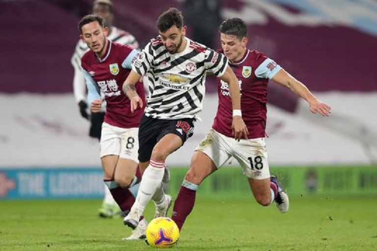 The worst team in the English Premier League, Burnley, will host Manchester United on Tuesday evening hoping to avoid defeat.
