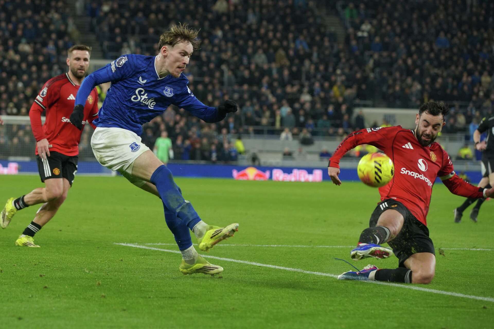 ert Everton vs Manchester United lineups
